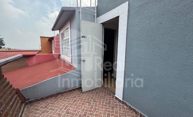 Casa de 3 niveles en Lomas de Guadalupe