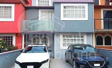 Casa de 3 niveles en Lomas de Guadalupe