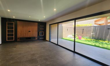 Casa en  Venta en Club de Golf Altozano con Casa Club
