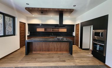 Casa en  Venta en Club de Golf Altozano con Casa Club