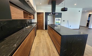 Casa en  Venta en Club de Golf Altozano con Casa Club