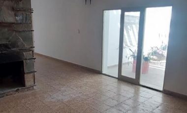 Alquiler Casa 3 dormitorios patio garage $660.000 finales.
