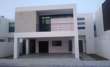 CASA EN RENTA EN LOS NOGALES