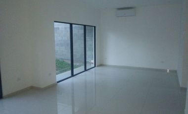 CASA EN RENTA EN LOS NOGALES