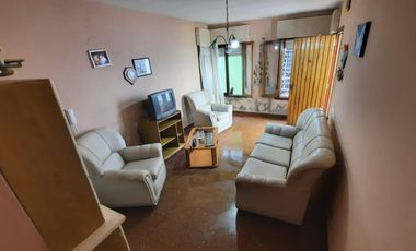 Casa en venta - 4 Dormitorios 2 Baños - Cochera - 187Mts2 - 9 De Julio