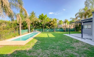 Casa 2 dormitorios, jardín,pileta, barrio cerrado Sol Parana
