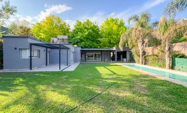 Casa 2 dormitorios, jardín,pileta, barrio cerrado Sol Parana
