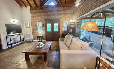 Casa en alquiler temporario  Barrio Parque Pero