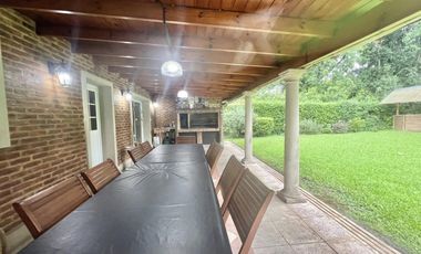 Casa en alquiler temporario  Barrio Parque Pero