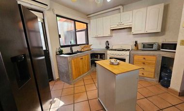 Residencia Palomas con vista al club de Golf y bahia El Palmar Ixtapa