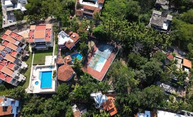 Residencia Palomas con vista al club de Golf y bahia El Palmar Ixtapa