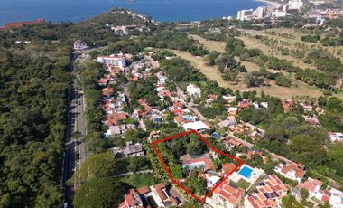 Residencia Palomas con vista al club de Golf y bahia El Palmar Ixtapa