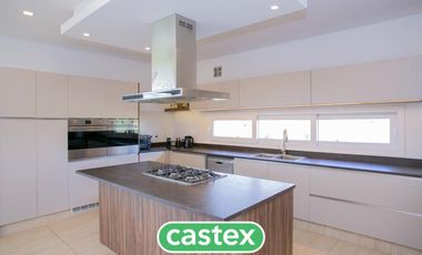 Casa en venta en barrio Terralagos, Canning