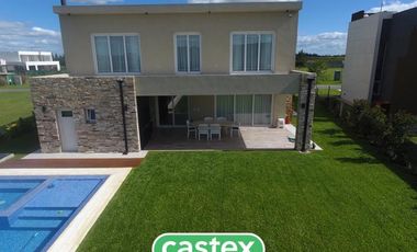 Casa en venta en barrio Terralagos, Canning