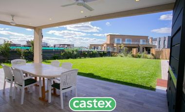 Casa en venta en barrio Terralagos, Canning