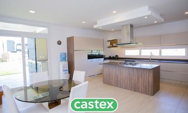 Casa en venta en barrio Terralagos, Canning