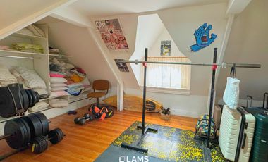 Alquiler 24 meses - de Importante Chalet de Estilo - En Barrio Los Troncos