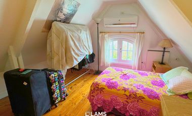 Alquiler 24 meses - de Importante Chalet de Estilo - En Barrio Los Troncos