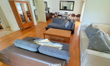 Alquiler 24 meses - de Importante Chalet de Estilo - En Barrio Los Troncos