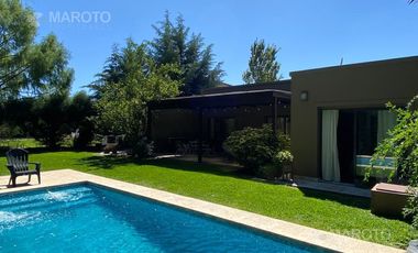 CASA EN VENTA EN SAN LUCAS - MAROTO PROPIEDADES