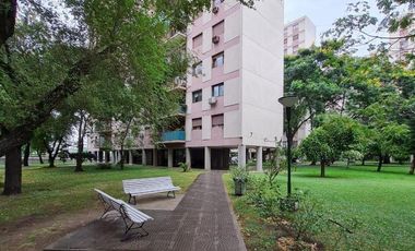 Departamento en  Torre de 4 amb.