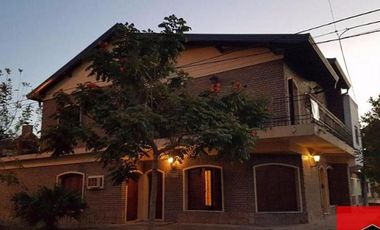 SE VENDE HERMOSA CASA