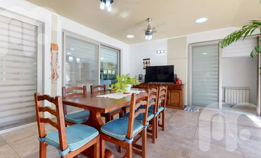 VENTA CASA DE 3 DORMITORIOS EN MIRALAGOS