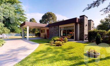 VENTA CASA DE 3 DORMITORIOS EN MIRALAGOS