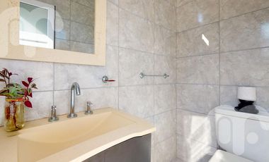 VENTA CASA DE 3 DORMITORIOS EN MIRALAGOS