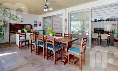 VENTA CASA DE 3 DORMITORIOS EN MIRALAGOS