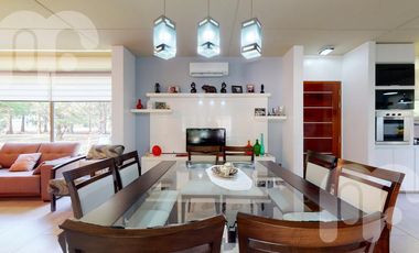 VENTA CASA DE 3 DORMITORIOS EN MIRALAGOS