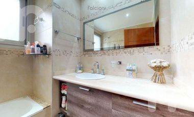VENTA CASA DE 3 DORMITORIOS EN MIRALAGOS