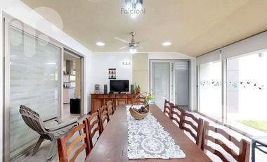 VENTA CASA DE 3 DORMITORIOS EN MIRALAGOS