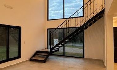 MODERNA CASA EN VENTA - CLUB DE CAMPO EL MORO - MARCOS PAZ