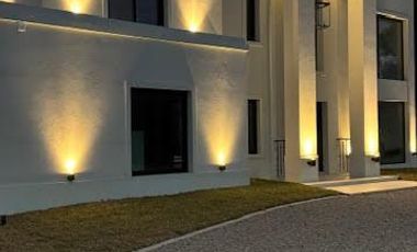 MODERNA CASA EN VENTA - CLUB DE CAMPO EL MORO - MARCOS PAZ