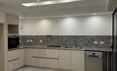 MODERNA CASA EN VENTA - CLUB DE CAMPO EL MORO - MARCOS PAZ