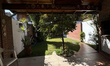 CHALET 4 AMBIENTES - OPORTUNIDAD EN GRAL SAN MARTÍN