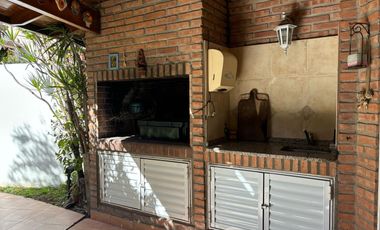 CHALET 4 AMBIENTES - OPORTUNIDAD EN GRAL SAN MARTÍN
