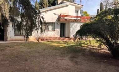 VENTA AMPLISIMA CASA QUINTA EN ARROYO SECO