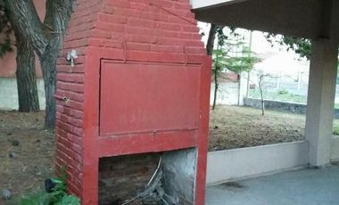 Casa en venta - 2 Dormitorios 1 Baño - Cochera - 317,71Mts2 - Mar del Tuyú