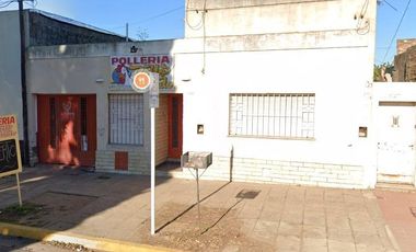Casa en venta - 2 Dormitorios 1 Baño - Cochera - 260Mts2 - Junín