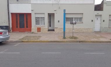 Casa en venta - 2 Dormitorios 1 Baño - Cochera - 260Mts2 - Junín
