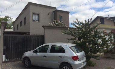 Casa en venta - 4 Dormitorios 4 Baños - 238Mts2 - Almirante Brown