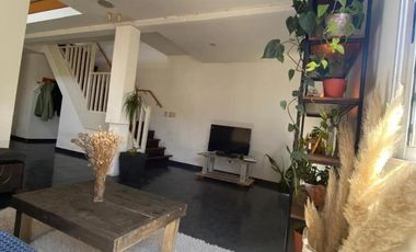 Casa en venta - 4 Dormitorios 4 Baños - 238Mts2 - Almirante Brown