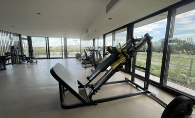 Lote sobre lago central en venta, en Los Puentes - Nordelta