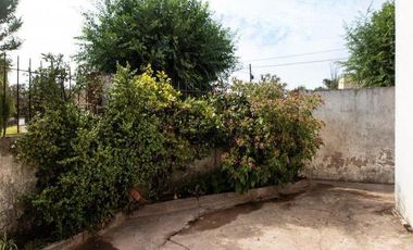 Local + 2 departamentos de 3 ambientes. Venta en BLOCK. Barrio San Carlos
