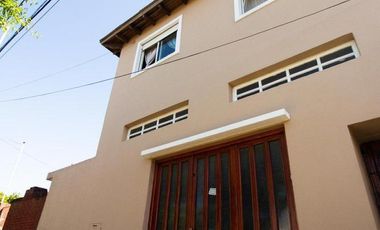 Local + 2 departamentos de 3 ambientes. Venta en BLOCK. Barrio San Carlos