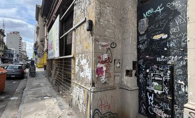 Local comercial centro grande a reciclar frente