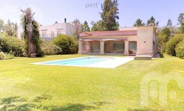 VENTA CASA DE 3 DORMITORIOS EN MIRALAGOS