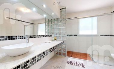 VENTA CASA DE 3 DORMITORIOS EN MIRALAGOS